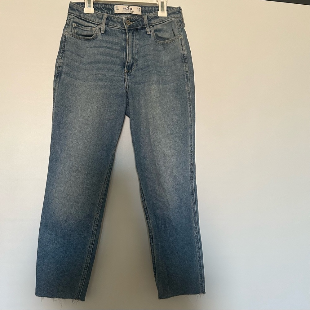 Hollister Curvy High Rise Mom Jeans